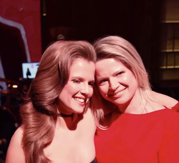 Актриса Ника Здорик снялась со своей матерью