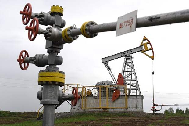 Запасы нефти в США за неделю снизились больше прогноза
