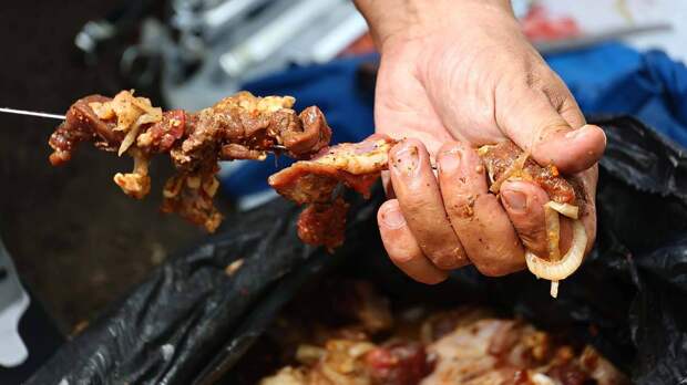 Роскачество рассказало, как правильно выбрать шашлык