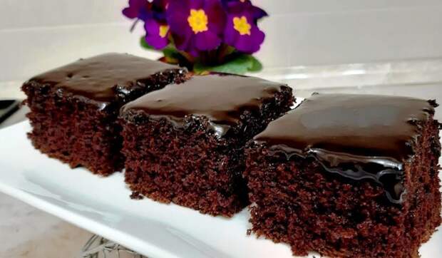 Мега-шоколадный торт на раз-два: даже пропитывать не нужно – влажный и вкусный