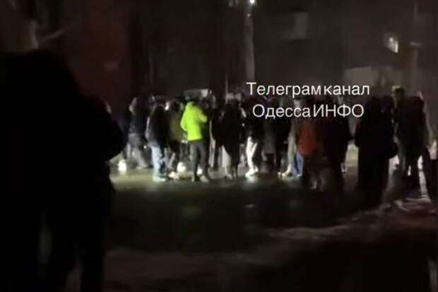 Возмущенные отсутствием электричества одесситы стали перекрывать улицы города