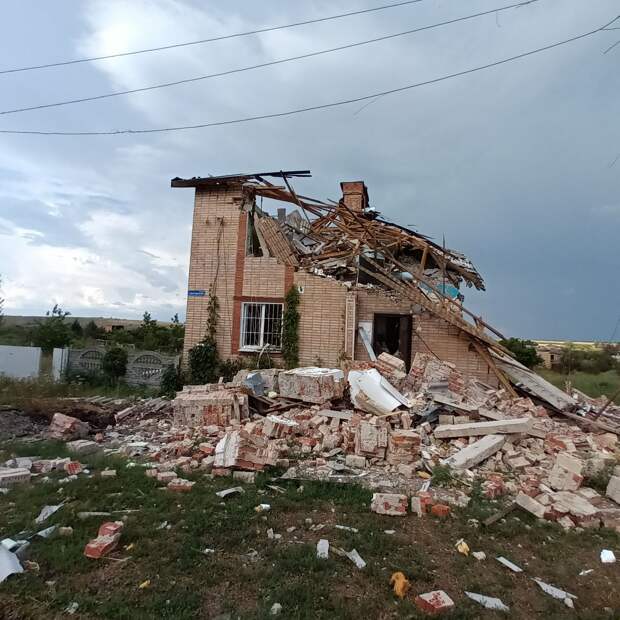 Погода в покровском донецкая область. Село Покровское Донецкая область. Разрушенное здание. Донецк разрушения. Разрушенные города Украины.