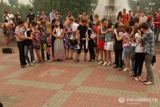 6 июля день поцелуев