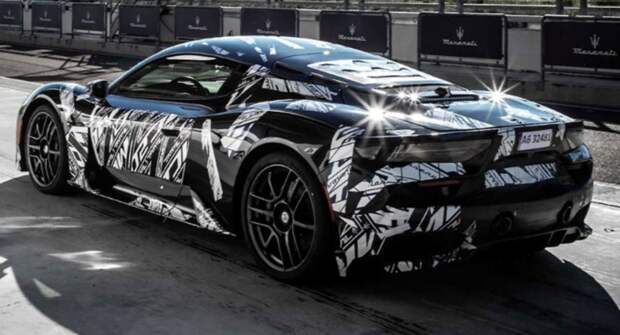 Новый суперкар Maserati MC20 заметили на тестах в Италии