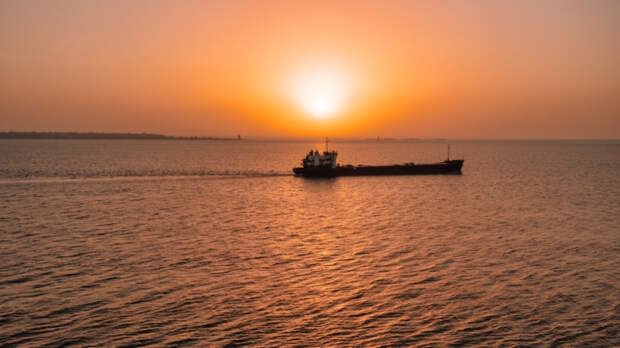 Туркмения спасла 14 членов экипажа иранского сухогруза Rona