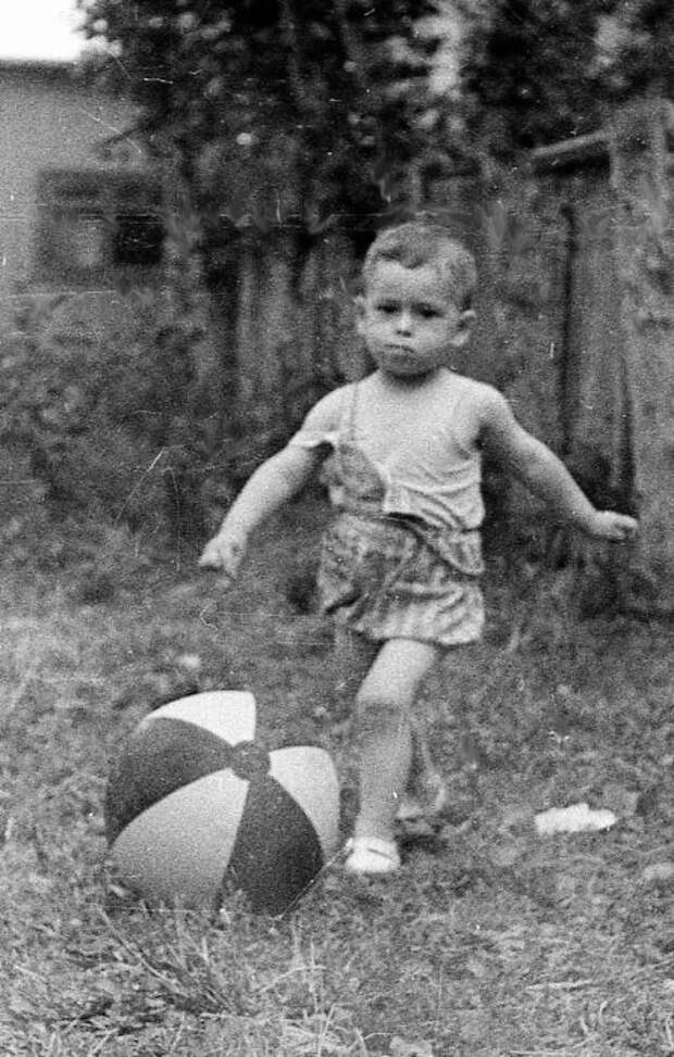 Роман Авдеев в детстве. / Фото: www.finparty.ru