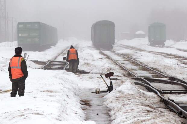 Не вывозит. Почему РЖД задирает тарифы, но все равно копит долги и увольняет сотрудников?
