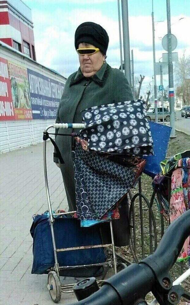 Осторожно, бабушки! бабушка, возраст, жизнь, пенсионер, пенсия, прикол, старость, юмор