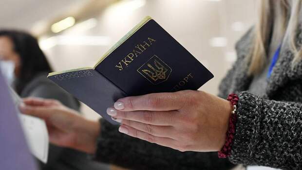 Украина лишила обладателей двойного гражданства США и Украины свободы выезда