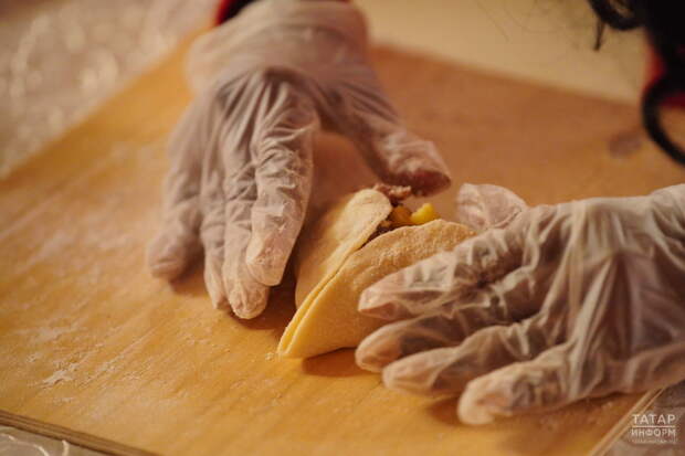 Для участниц конкурса «Мисс БРИКС» провели кулинарный мастер-класс