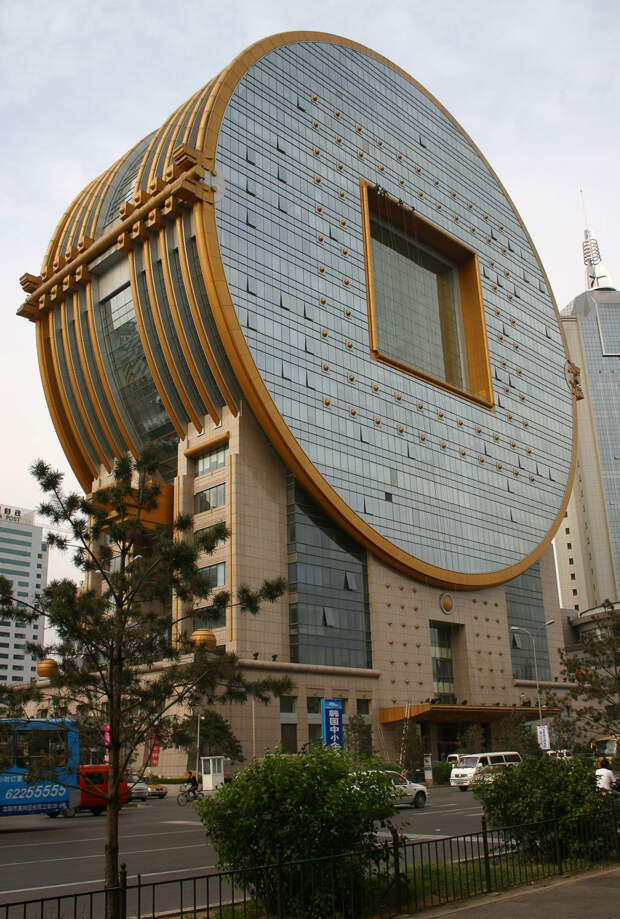 Уродливые здания в мире