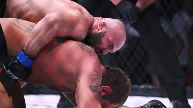 Исмаилов сломал Емельяненко нос во время главного боя турнира АСА 107