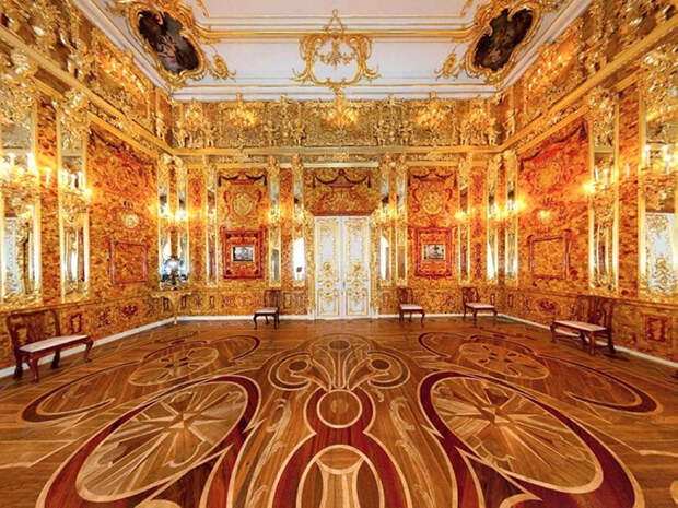 Янтарный кабинет был самой роскошной комнатой во дворце.
