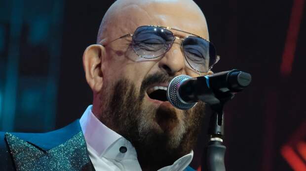 Шуфутинский рассказал, что ему мешает вести здоровый образ жизни