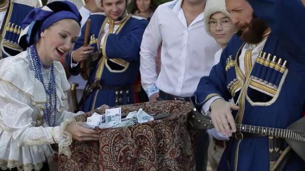 Мальчишники, обмен кольцами, бросание невестой букета: современные свадьбы - дань моде или обряды черной магии