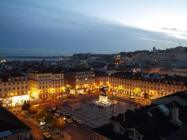 Фото города Лиссабон с высоты птичьего полёта.