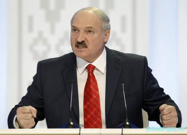 Лукашенко заявил, что не потерпит давления РФ на Белоруссию в газовом споре
