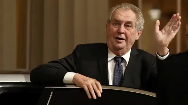 Земан заявил, что поедет в Москву на парад Победы