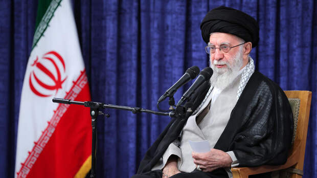 Аятолла Хаменеи: протестующие в Иране хотят угодить Трампу