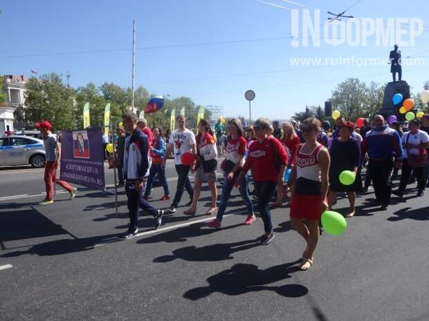 Первомайская демонстрация в Севастополе прошла без политических лозунгов