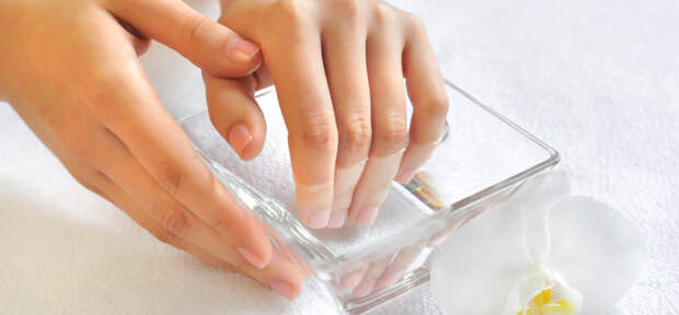 Ногти будут выглядеть красивыми и здоровыми, если им регулярно будет помогать пищевая сода. /Фото: inat.com