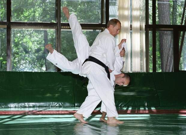 Путин обладает черным поясом по самбо Фото: Родионов Владимир/ТАСС