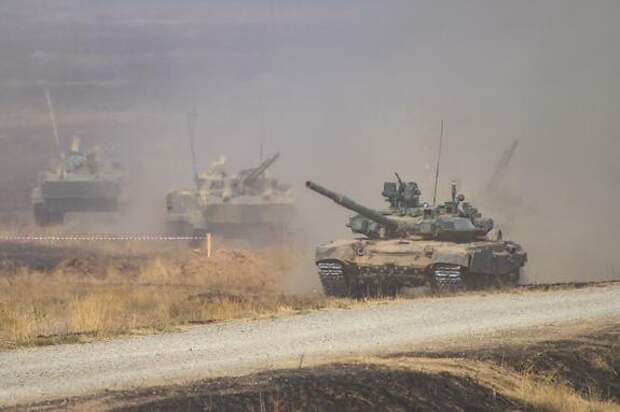 Американский журналист Матэ: США убедили ФРГ поставить танки на Украину, чтобы рассорить страну с Россией