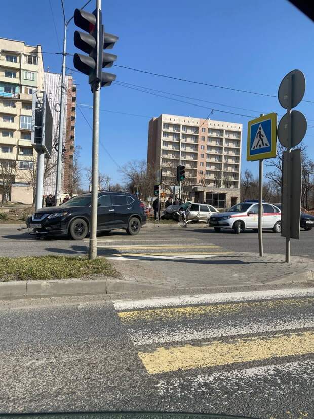 Серьезное ДТП в Мариуполе на пересечении пр. Ленина и Зелинского