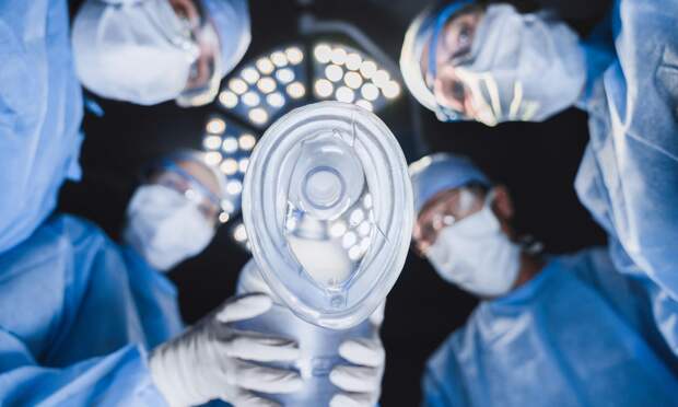 Причиной гипертонии у подростка стала бессимптомная опухоль размером с кабачок