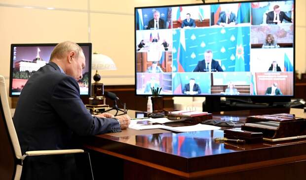 Глава Карелии рассказал Владимиру Путину, когда Карелия справится с пожарами