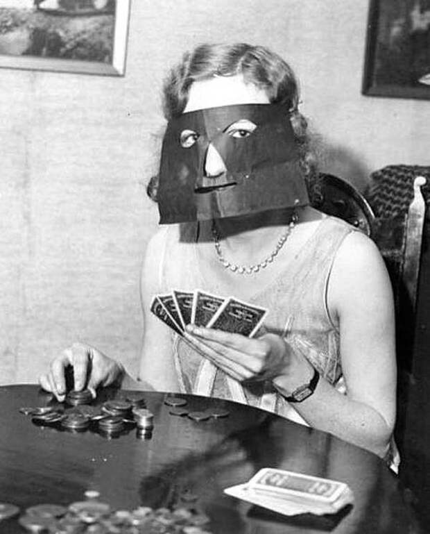 Маска покерфейса. Изобретена неизвестным гением еще в 1932 году !! история, черно-белая фотография, юмор