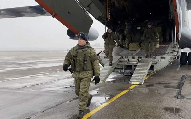 Прийти — и остаться: Россия посылает всё больше войск в Казахстан