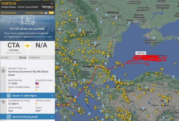 Корабли Черноморского флота отбивают атаку дронов на Севастополь