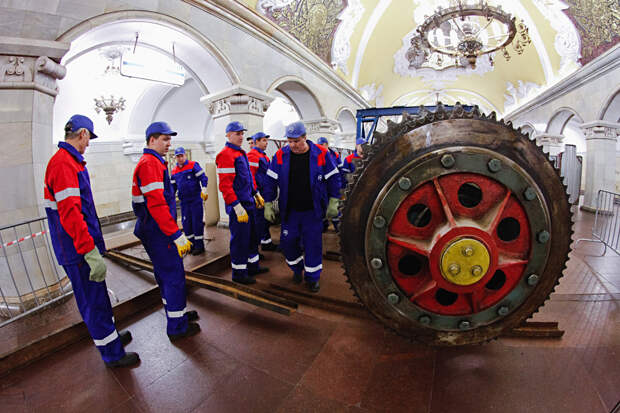 Что происходит в метро ночью?