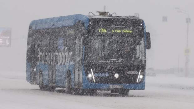 Москвичей предупредили о возможных изменениях в работе наземного транспорта на фоне непогоды