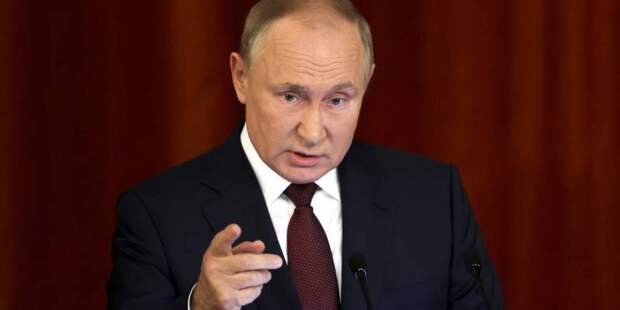 «Дайте Путину заслуженное уважение»: командующий ВМС ФРГ призвал к союзу с Россией