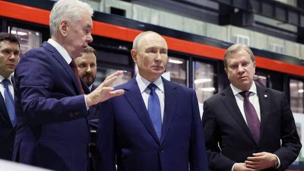 Путину показали беспилотный трамвай модели «Львёнок»