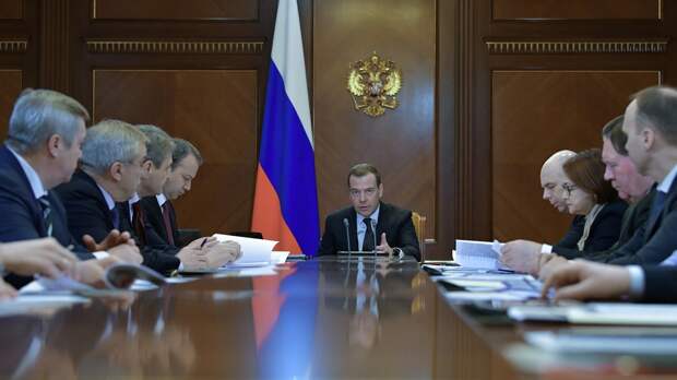 Министры решили набраться сил перед инаугурацией Владимира Путина