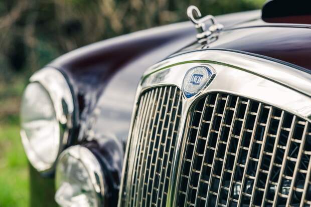 Рестомод Lancia Aurelia Outlaw European CSL на 300 лошадиных сил
