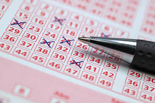 Женщина выиграла в лотерею 87 миллионов рублей после десятилетий неудач