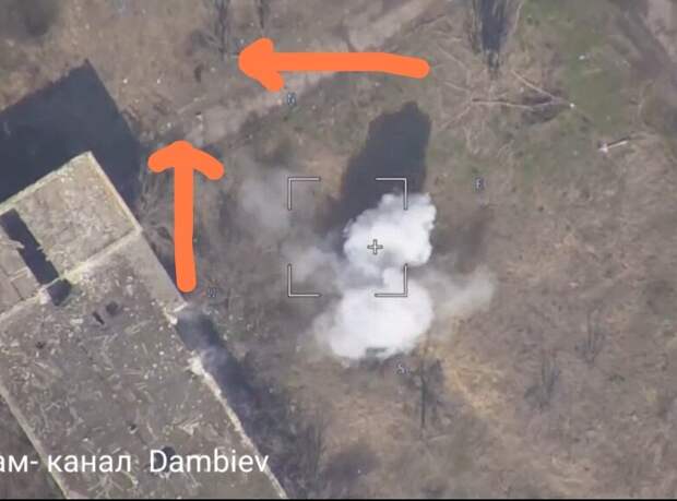 Вот он летит, а на земле видна его перемещающаяся тень. Скриншот с тг Dambiev.