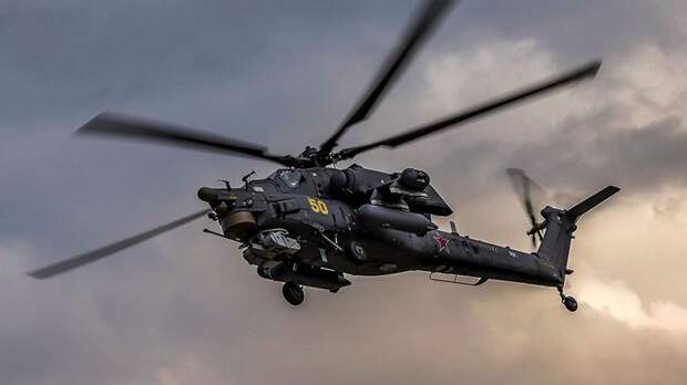 Над базами США, прикрывающими кражу нефти в Сирии, замечены российские ударные вертолёты - источники
