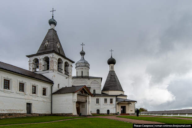 Ферапонтов монастырь осенью.