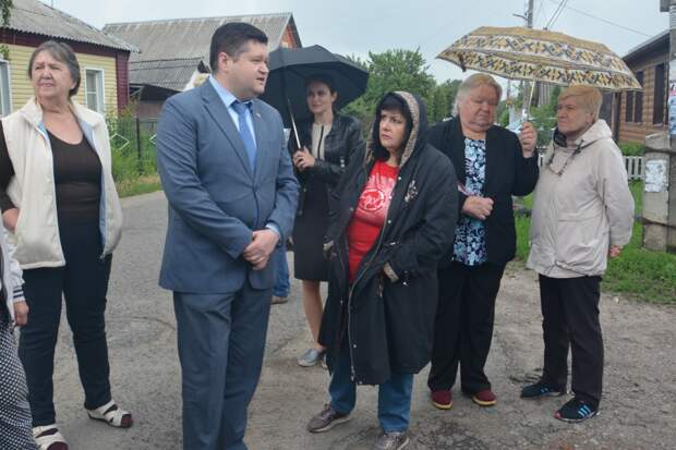 Депутат гордумы Андрей Зачупейко провёл выездной приём в частном секторе Воронежа Депутат гордумы Андрей Зачупейко провёл выездной приём в частном секторе Воронежа
