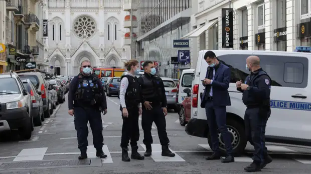 Трансляция из Ниццы, где произошло нападение на прихожан