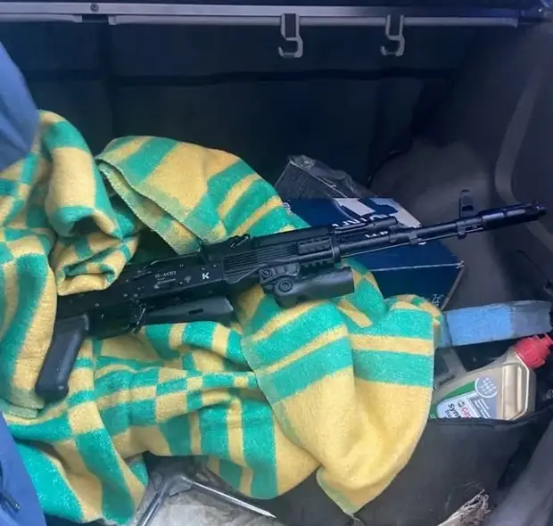 Водитель автобуса пострелял из окна квартиры на Гражданке из автомата