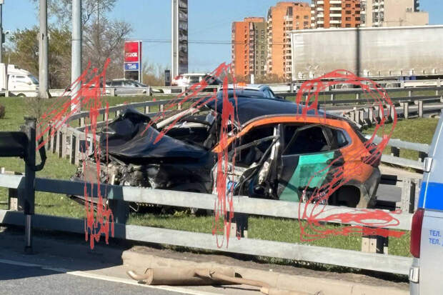 "112": четверо человек выпали из перевернувшейся машины на юго-востоке Москвы