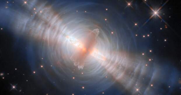 «Хаббл» показал новое изображение протопланетарной туманности Яйцо