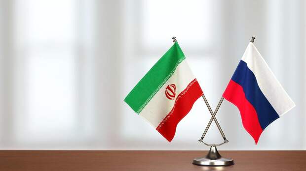 Флаги Ирана и России