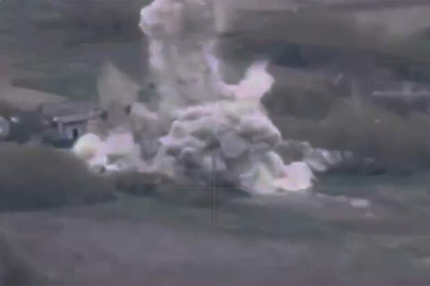 Дрон снял, как экспериментальный снаряд стер в пыль дом с боевиками ВСУ